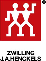 Informácia o produkte Zwilling Twin 1731 blok s nožmi - 7 ks Kolekcia Twin 1731 je pomenovaná po roku, v ktorom značka ZWILLING JA HENCKELS vznikla. Prvý z novej generácie nožov, citlivo kombinujúci osvedčené a tradičné s inováciou, predstavuje skvelú kombináciu formy a funkčnosti. Nôž spája bohatstvo skúseností s tradíciou značky a prichádza s jeho novým stvárnením. Je to klasika, ktorá chytí dušu, klasika, ktorá hmatateľne spája umenie kovaného noža, materiálu a formy.  Exkluzívna vysoko kvalitná oceľ Cronidur 30 pre dlhotrvajúcu ostrosť, maximálnu odolnosť korózii a stabilitu noža. Unikátna technológia tvrdenia ocele mrazom Friodur ® - ktorá ešte zvyšuje kvalitu noža a podporuje celkovú odolnosť a pružnosť použitej ocele. Nože sú vyrábané z jediného kusu ocele vďaka patentovanej technológii Sigmaforge.  Klinová geometria čepele dodáva nožom výnimočnú stabilitu a uľahčuje rezanie a krájanie. Tvar čepele kombinuje tradičnú japonskú a európsku kultúru výroby nožov tej najvyššej kvality. Vďaka plnému ostriu môžete pri krájaní a rezaní používať celú dĺžku čepele. Nový, vylepšený tvar záštity (zosilnená oceľová časť noža medzi čepeľou a rukoväťou) pre ešte vyššiu bezpečnosť a väčšiu oporu prstov pre presné, efektívne a bezpečné používanie.  Rukoväť z macasarského ebénového dreva podčiarkuje jedinečnosť týchto nožov a dodáva každému nožu individuálny rozmer.  Blok z jaseňového dreva, so špeciálnou olejovú úpravou, pre uloženie 5 nožov a ocieľky.  rukoväť: ebénové drevo čepeľ: mrazom tvrdená (Friodur ® technológia), vyrobená z vysoko kvalitnej nerezovej ocele Balenie obsahuje:  drevený blok - jaseňové drevo špikovací nôž 100 mm santoku nôž 180 mm plátkovací nôž 200 mm kuchársky nôž 200 mm chlebový nôž 200 mm ocieľka 230 mm