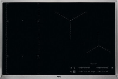 AEG IKE84471XB darček - AEG A3SS sada hrncov